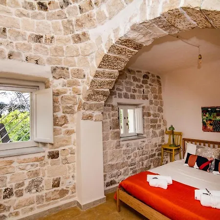 Trulli Melogino With Private Volley Camp Ostuni