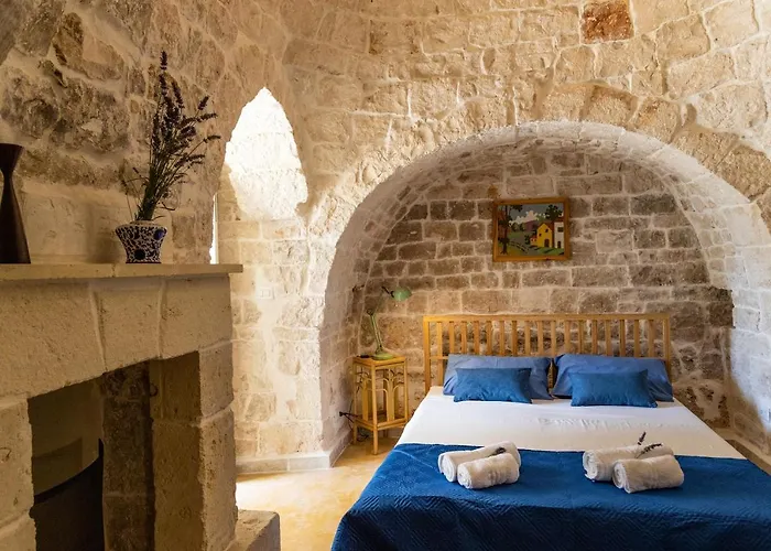 Trulli Melogino With Private Volley Camp Ostuni